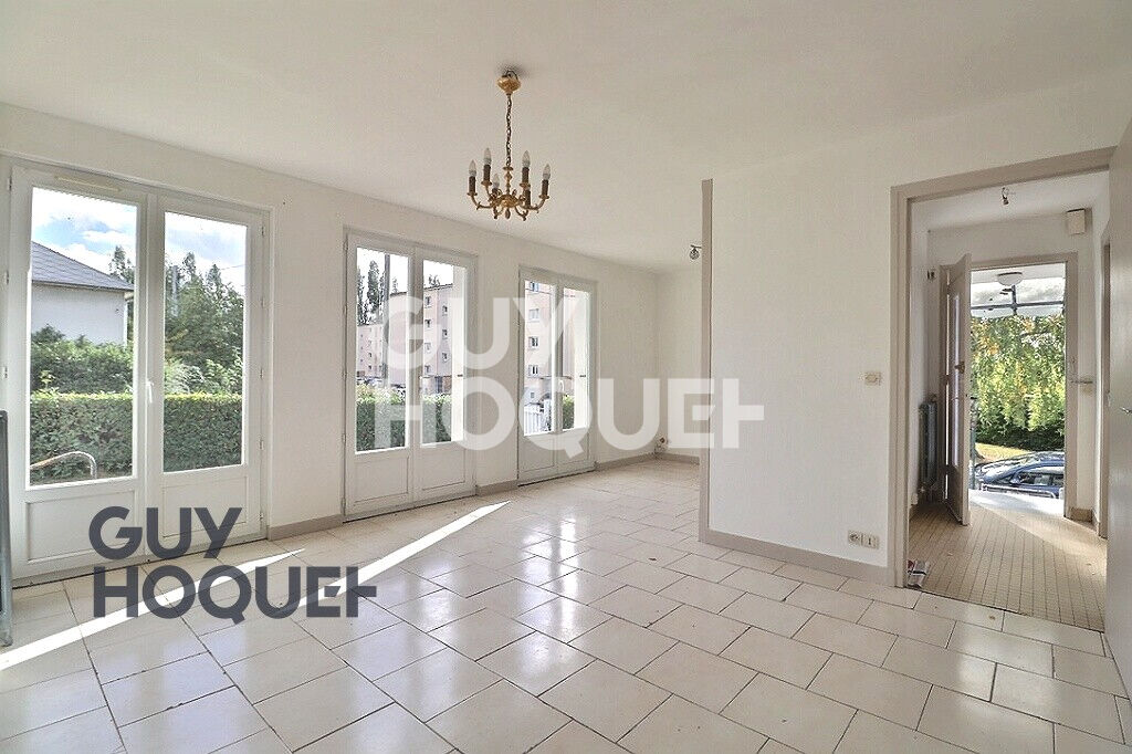 A seulement 15 minutes à pied du centre-ville de Bernay