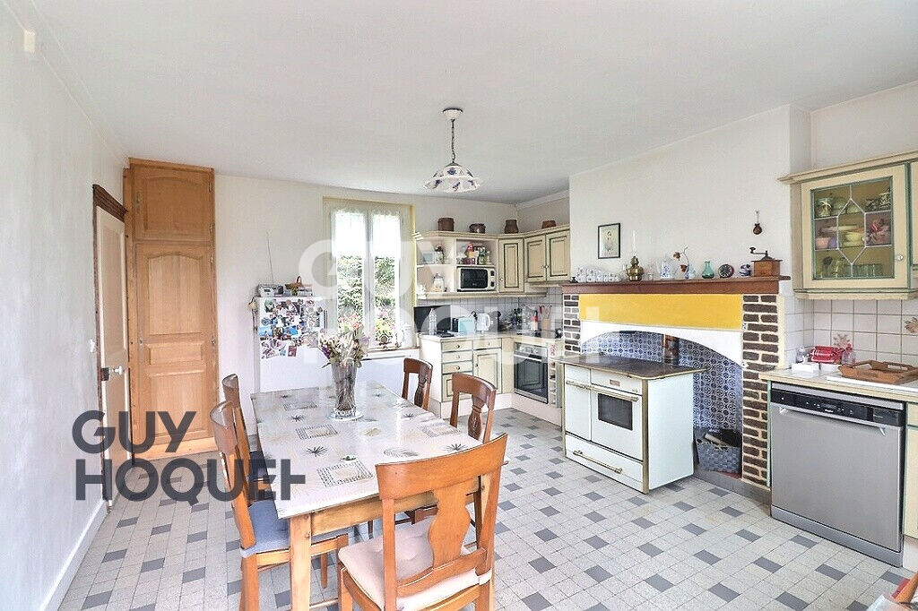 Charmante maison de caractère en briques à 10 minutes de Bernay, sur grand terrain arboré