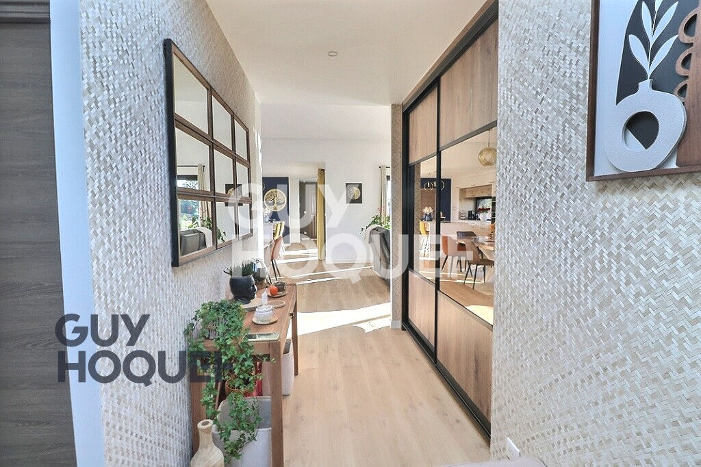 Superbe maison contemporaine de plain-pied.