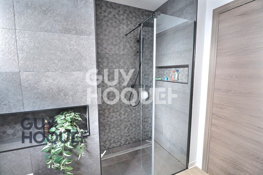 Superbe maison contemporaine de plain-pied.