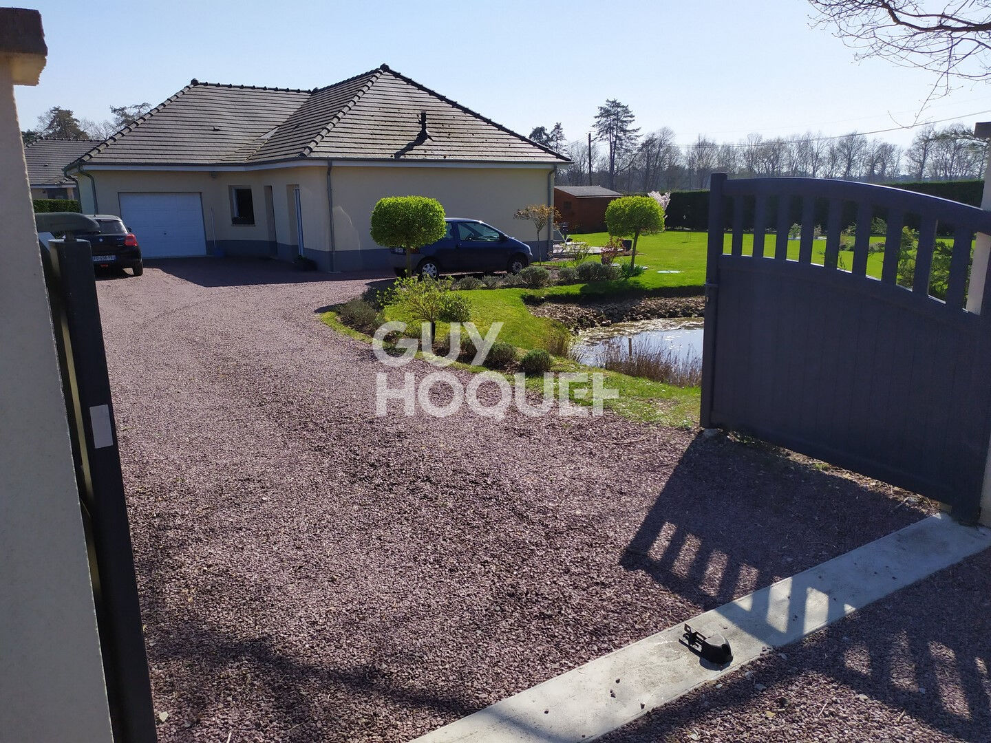 5 minutes de Bernay et des commodités en voiture, tout à proximité, endroit calme