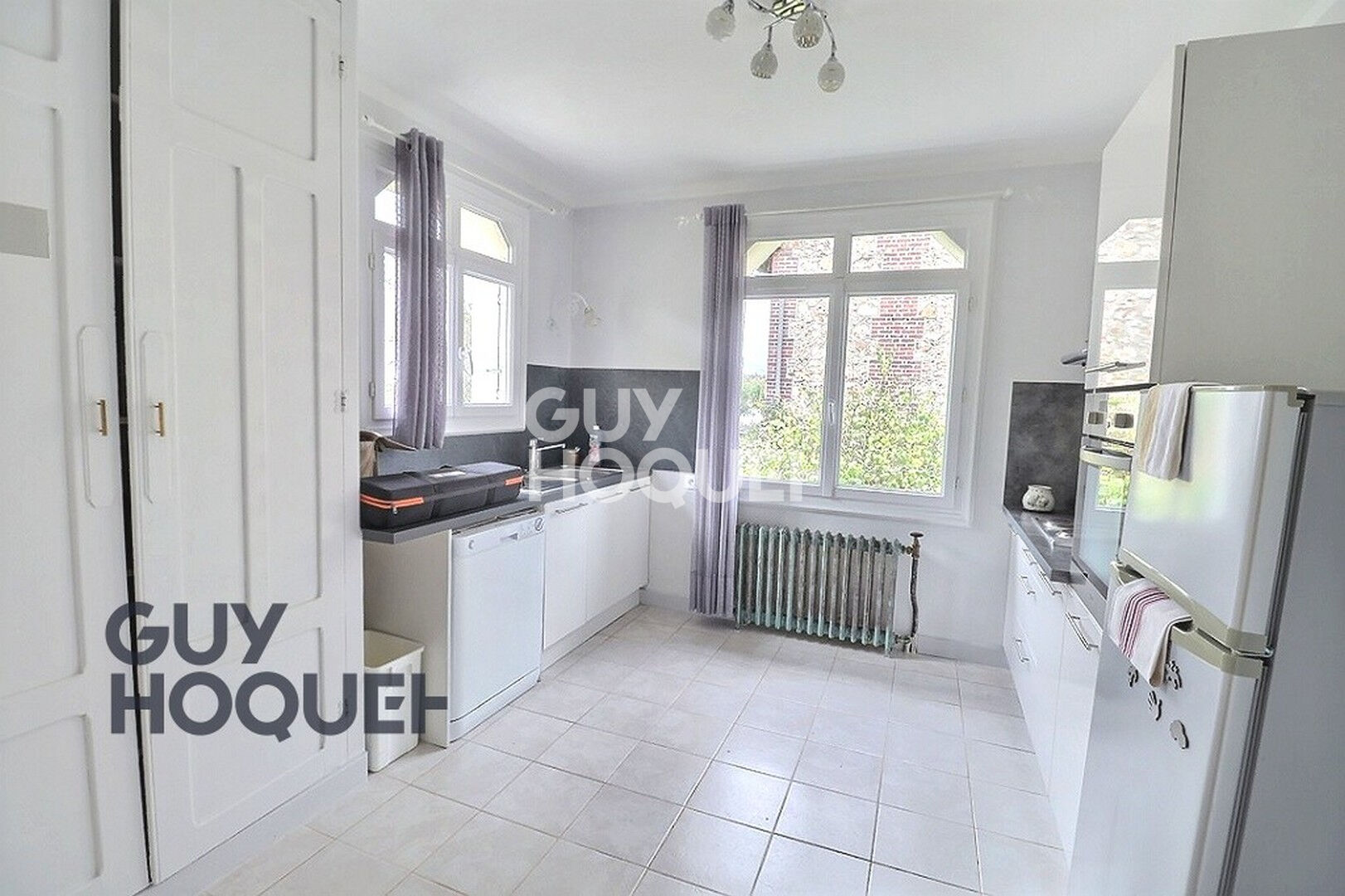 Charmante maison familiale avec sous-sol complet et jardin