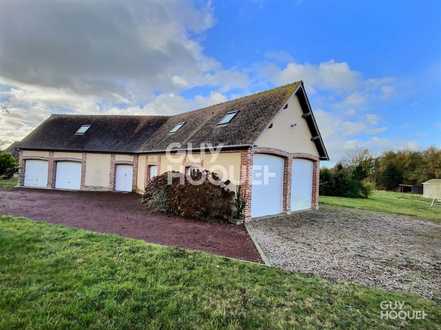 Propriété de caractère au coeur d'Orbec