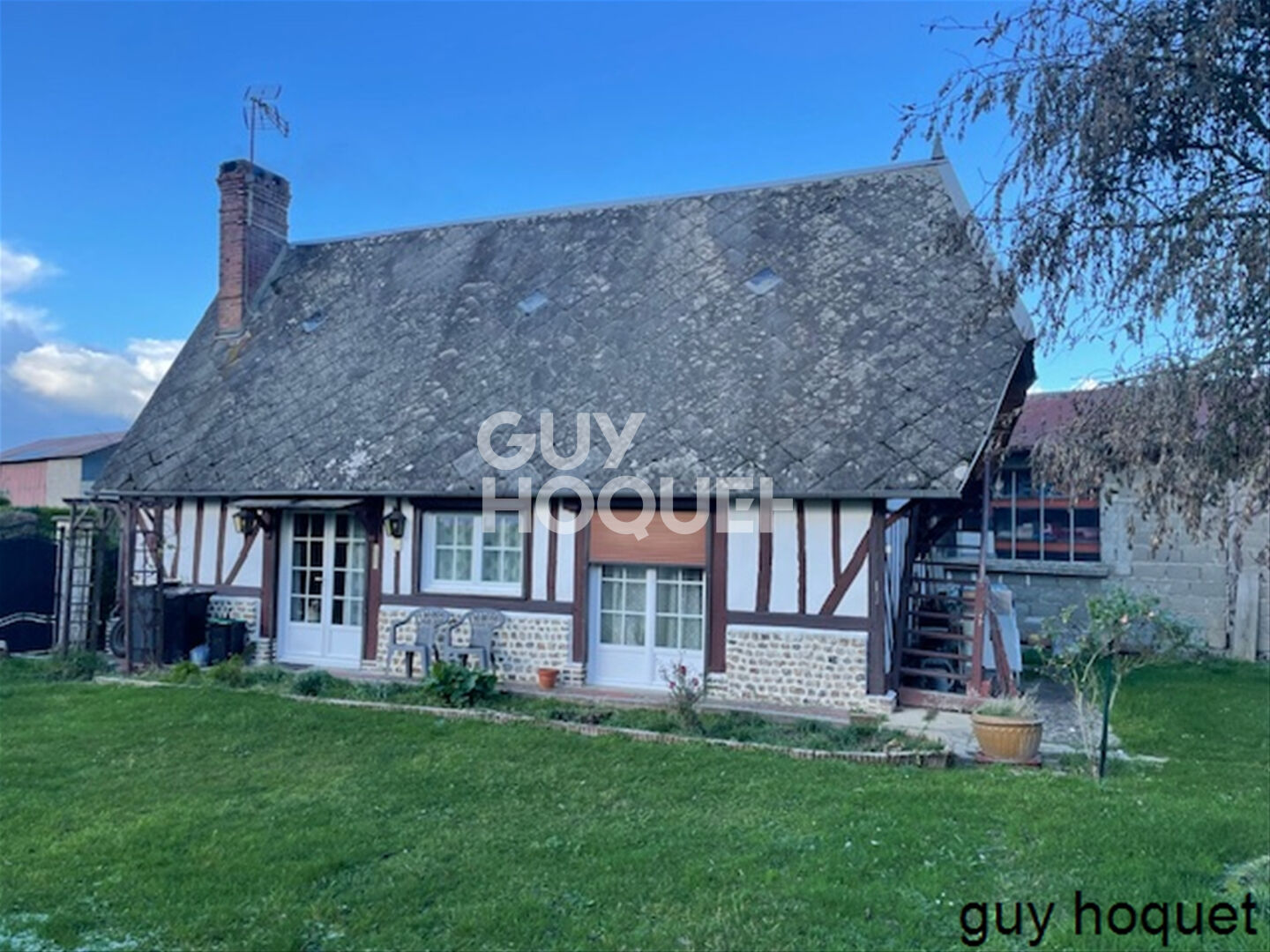 Axe Bernay//Thiberville, dans un village