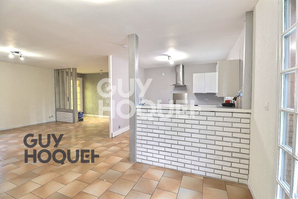 Maison de plain-pied avec grand terrain