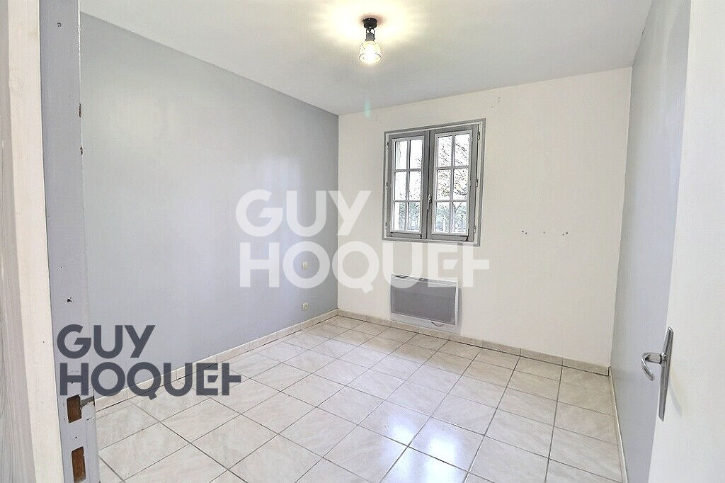 Maison de plain-pied avec grand terrain