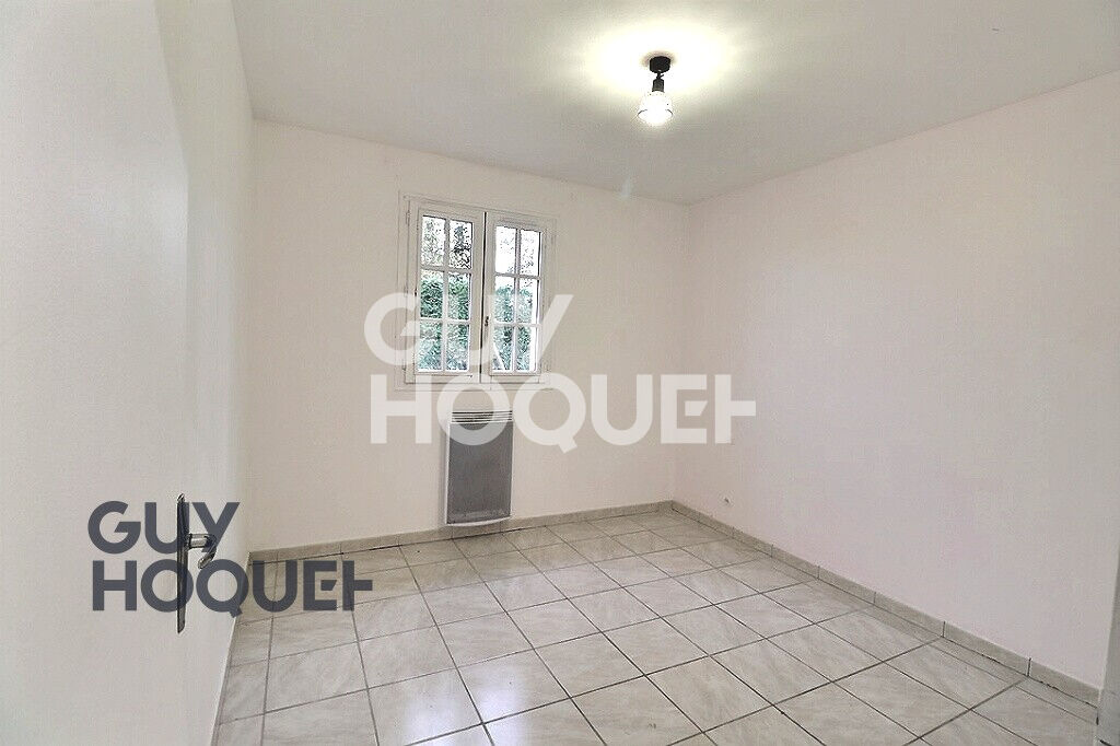 Maison de plain-pied avec grand terrain