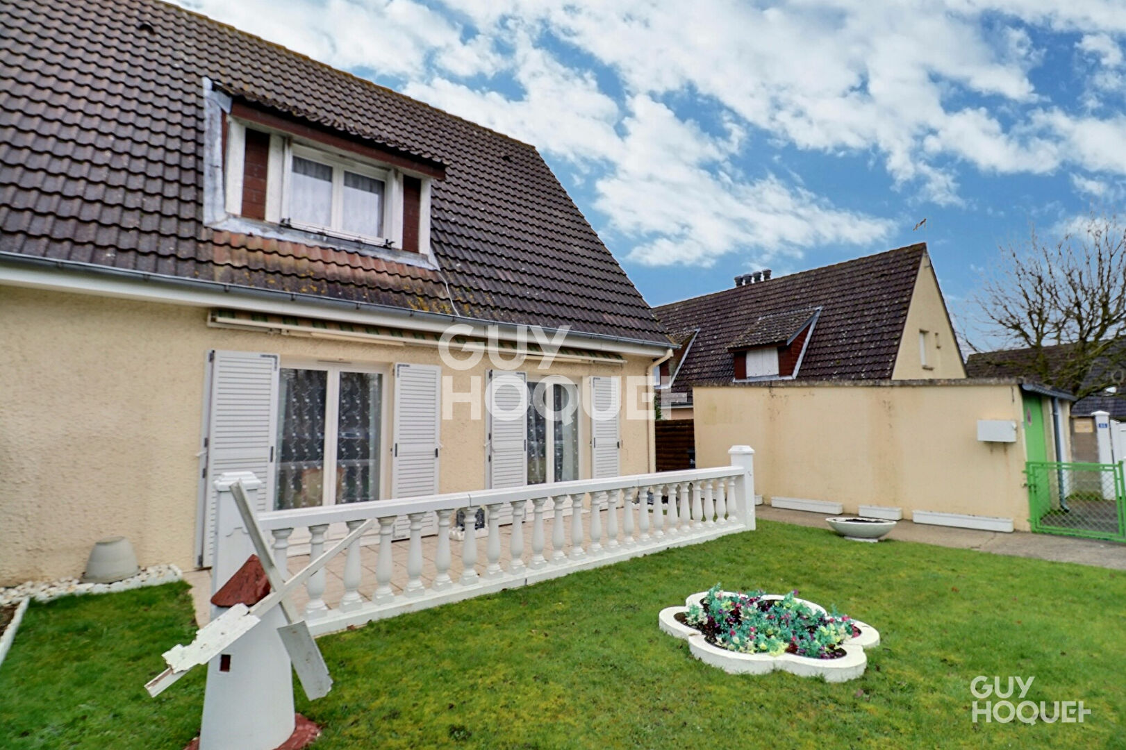 Bernay, commerces, transports et écoles à pied