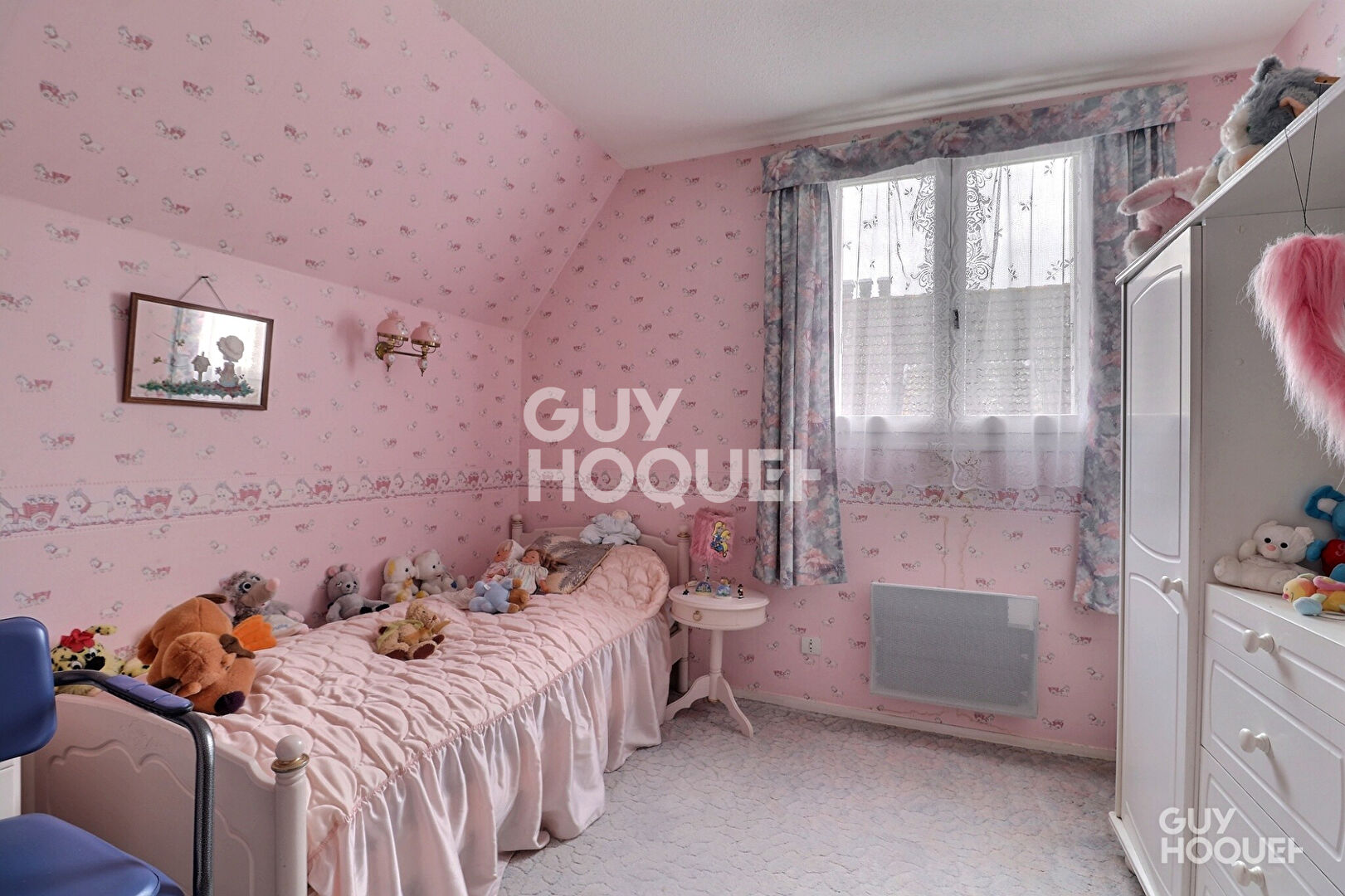 Bernay, commerces, transports et écoles à pied