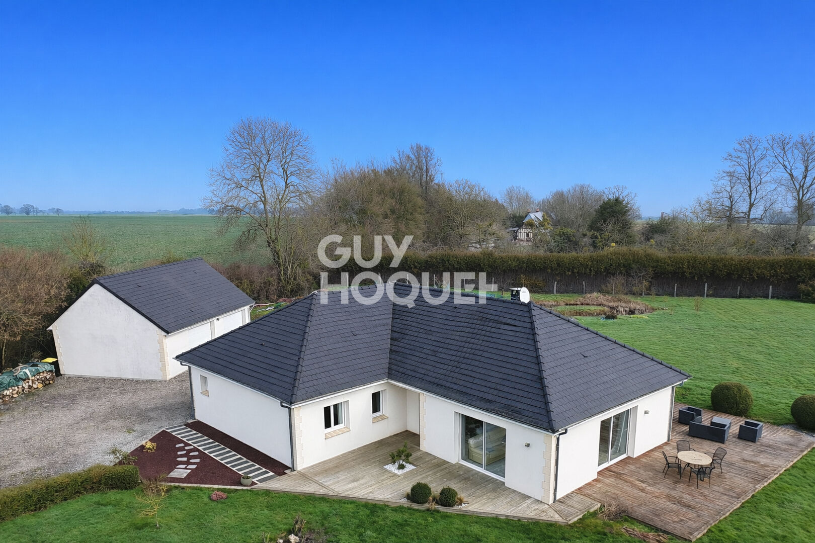 Axe Bernay//Pont-Audemer à la campagne dans un petit Hameau