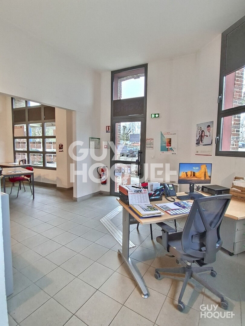 Bernay à louer local  Commercial  de 106 m²