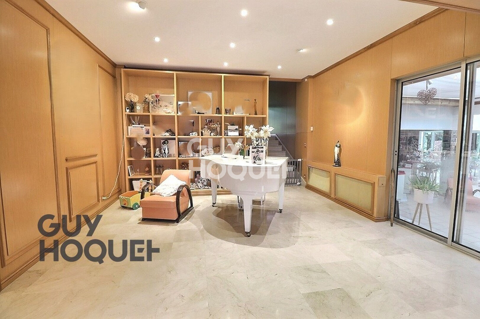 Bernay, 1 km de la Gare, 1h30 Parsi/St Lazare