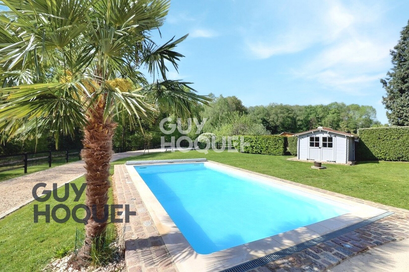 Maison traditionnelle dans un environnement agréable