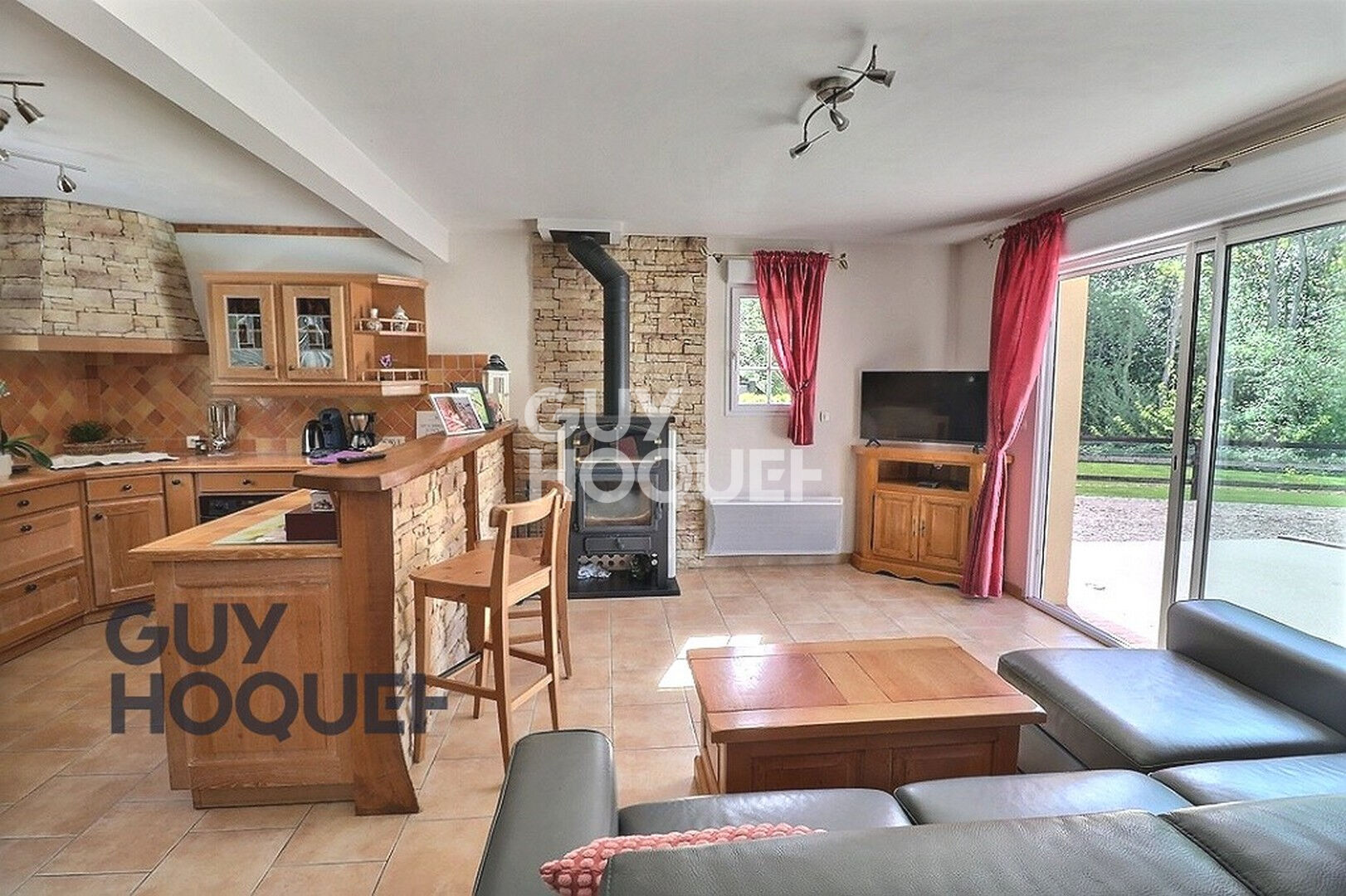 Maison traditionnelle dans un environnement agréable