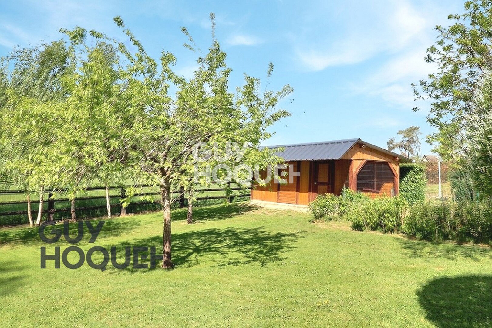 Maison traditionnelle dans un environnement agréable