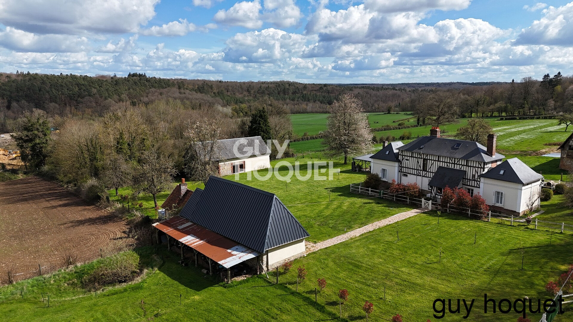 A deux pas de Bernay et de sa gare 1H20 Paris//St Lazare
