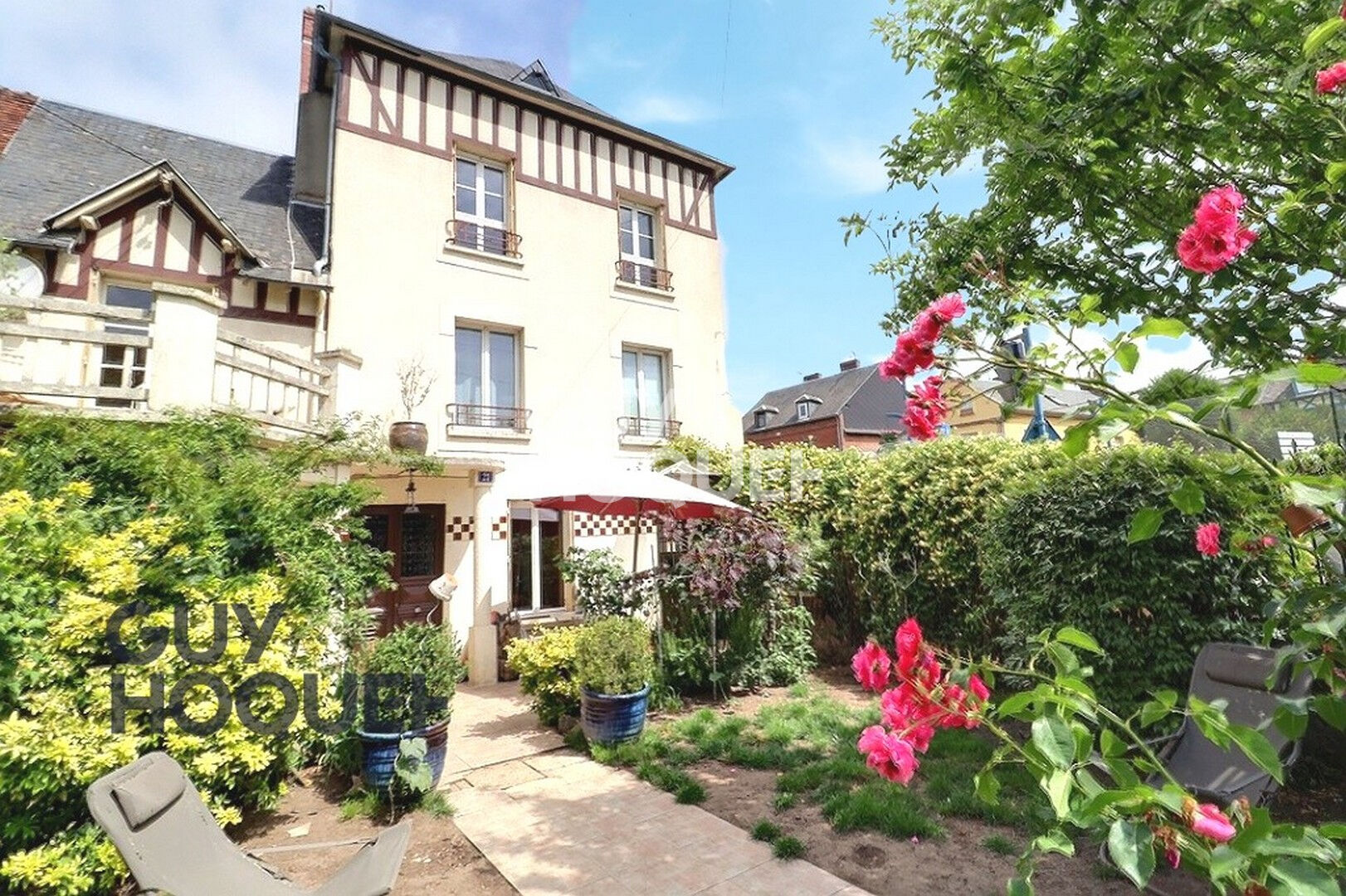 Ensemble immobilier au coeur de BERNAY
