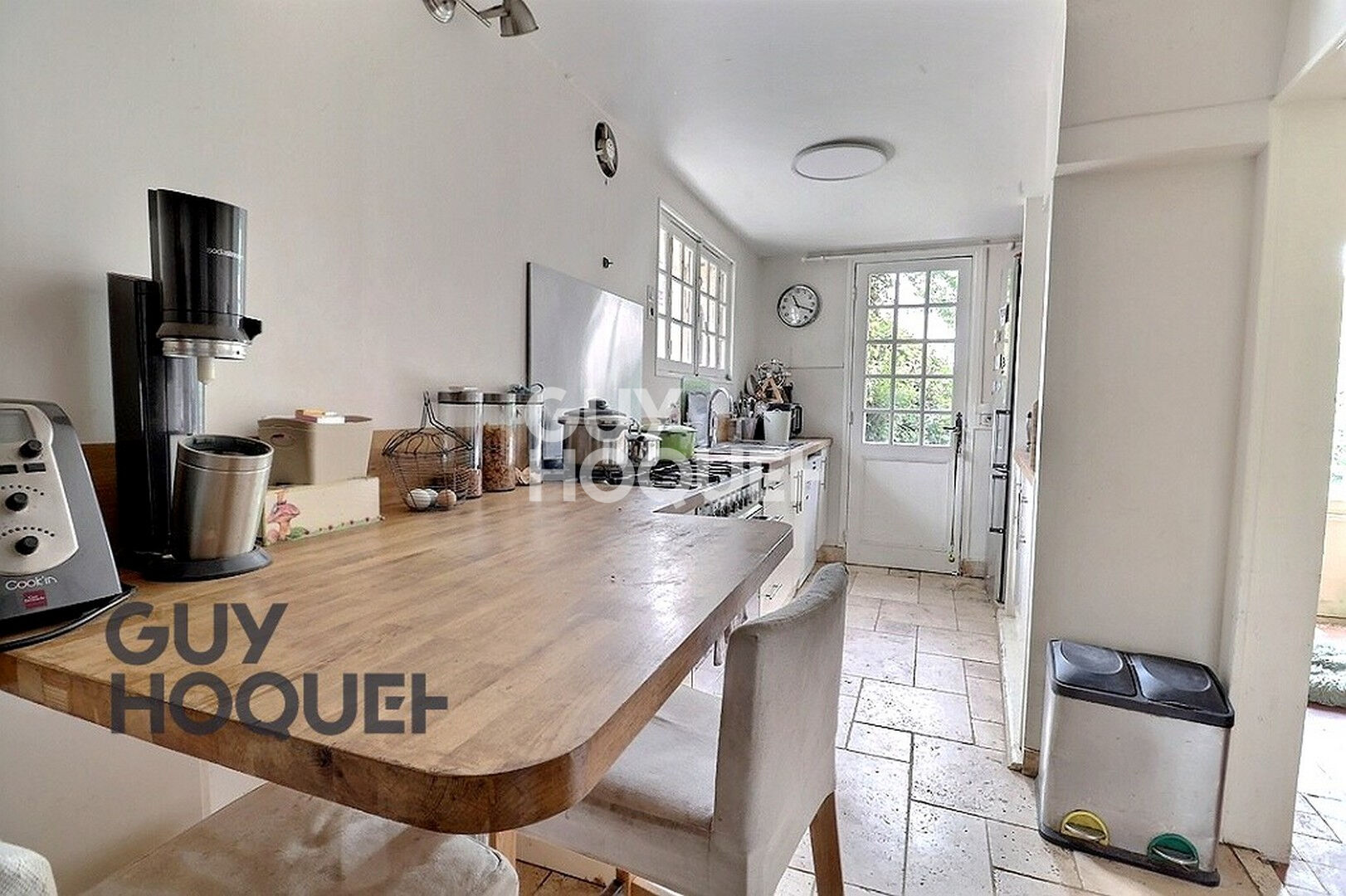Ensemble immobilier au coeur de BERNAY