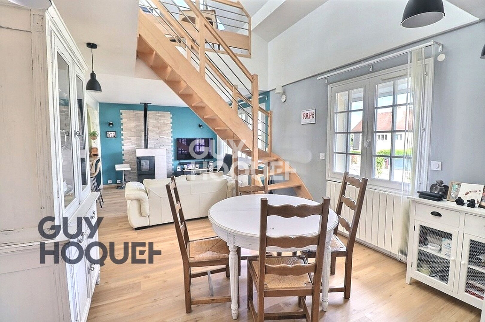 Menneval, Maison familiale de 4 chambres avec sous-sol complet.