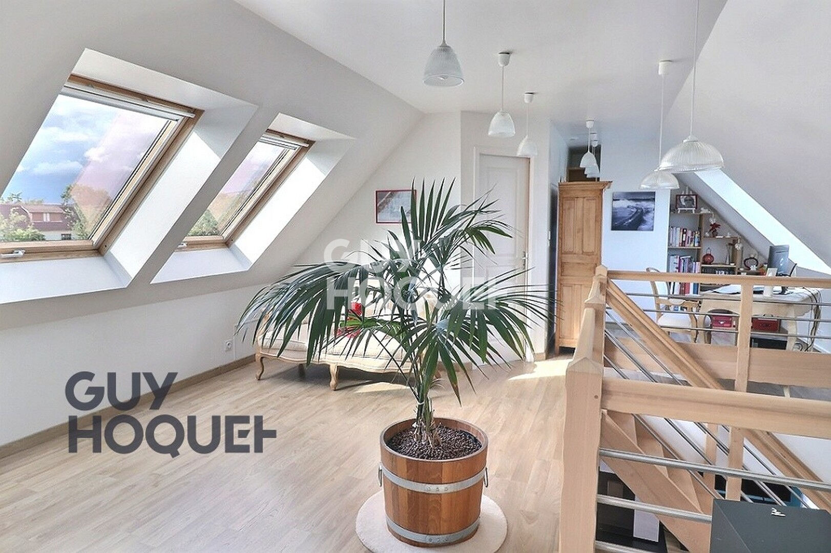 Menneval, Maison familiale de 4 chambres avec sous-sol complet.