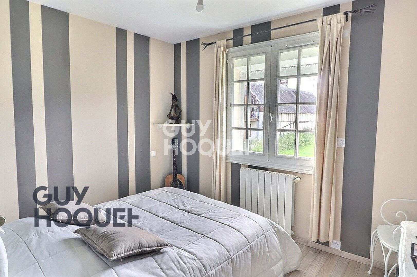 Menneval, Maison familiale de 4 chambres avec sous-sol complet.