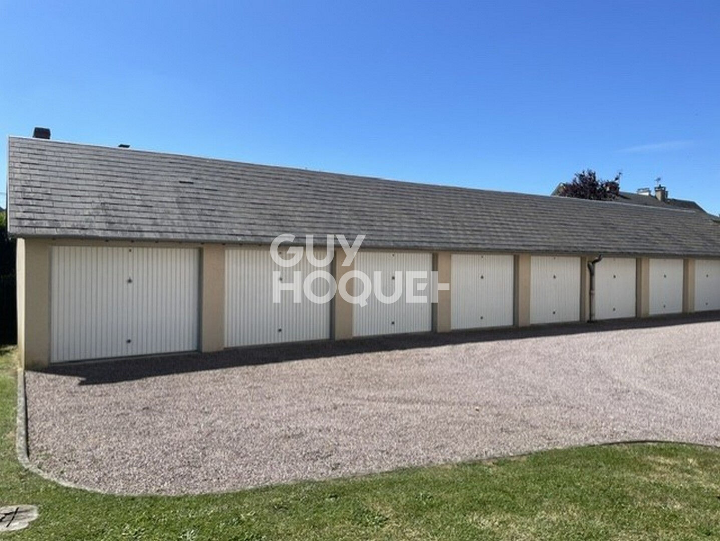 Parking / box Bernay