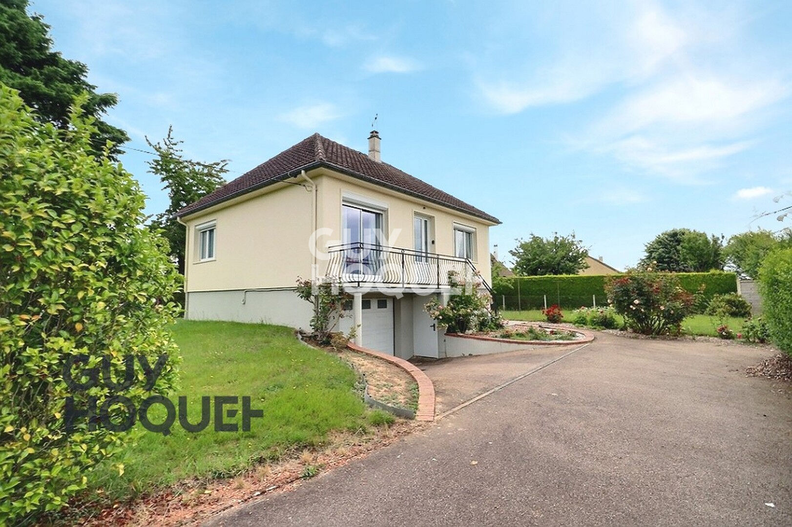 Menneval Maison traditionnelle avec commerces à pied