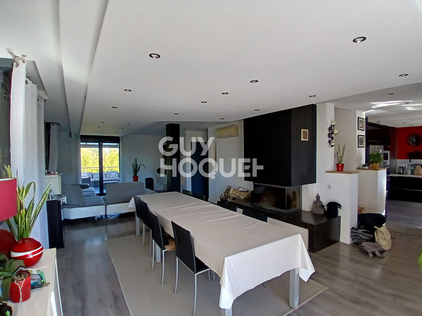 Élégante maison de 250 m² avec piscine, jardin paysagé et prestation haut de gamme !