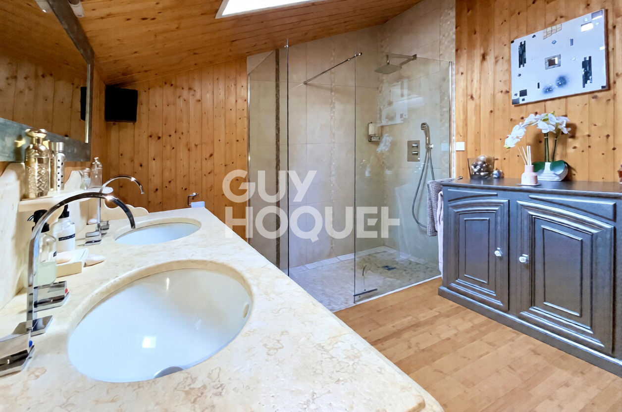 Confort et Sérénité dans un Domaine Résidentiel Prestigieux