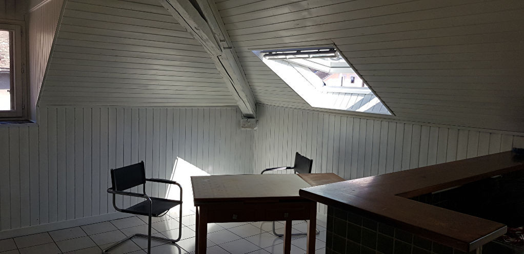 A VENDRE T2 DERNIER ETAGE VIUZ