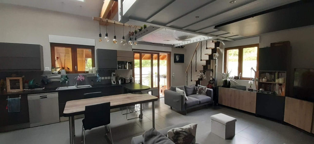 Appartement La Roche Sur Foron 3 pièce(s) 83 m2