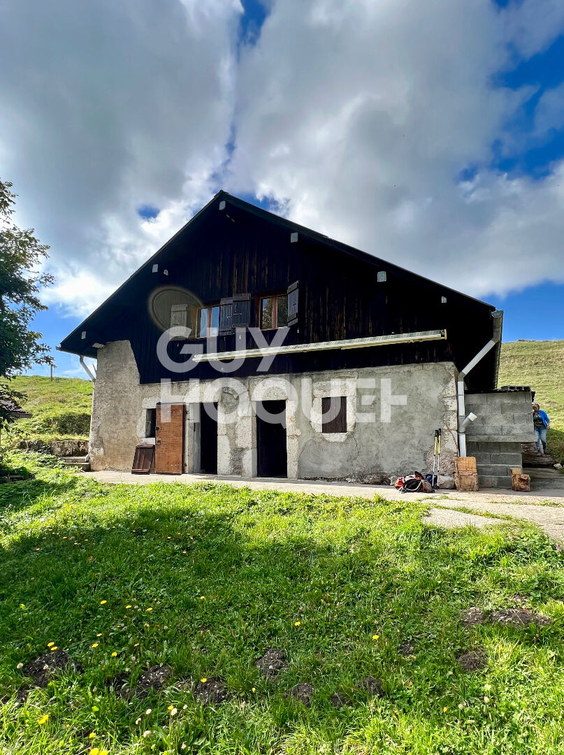 Chalet d'alpage vue sur le Mont Blanc