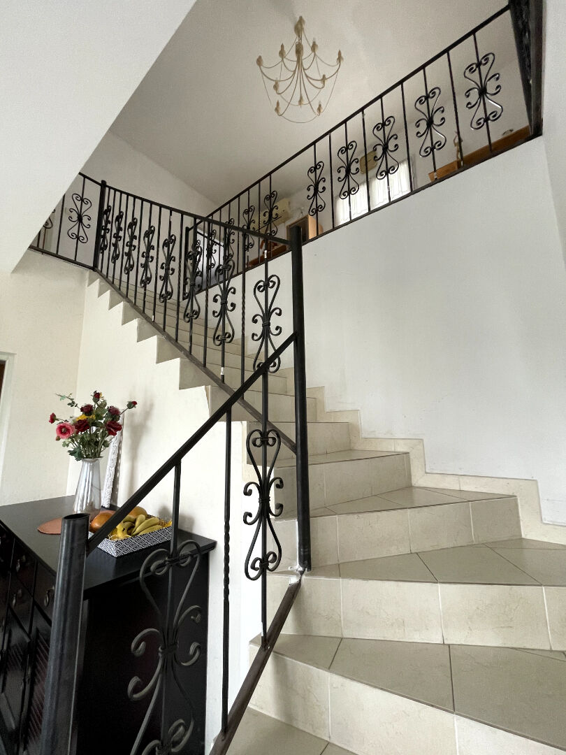 Maison Saint Andre De Cubzac 6 pièce(s) 182 m2