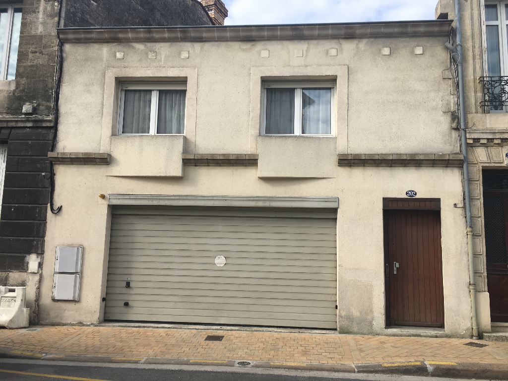 BORDEAUX - Barrière du Médoc - Place Garage