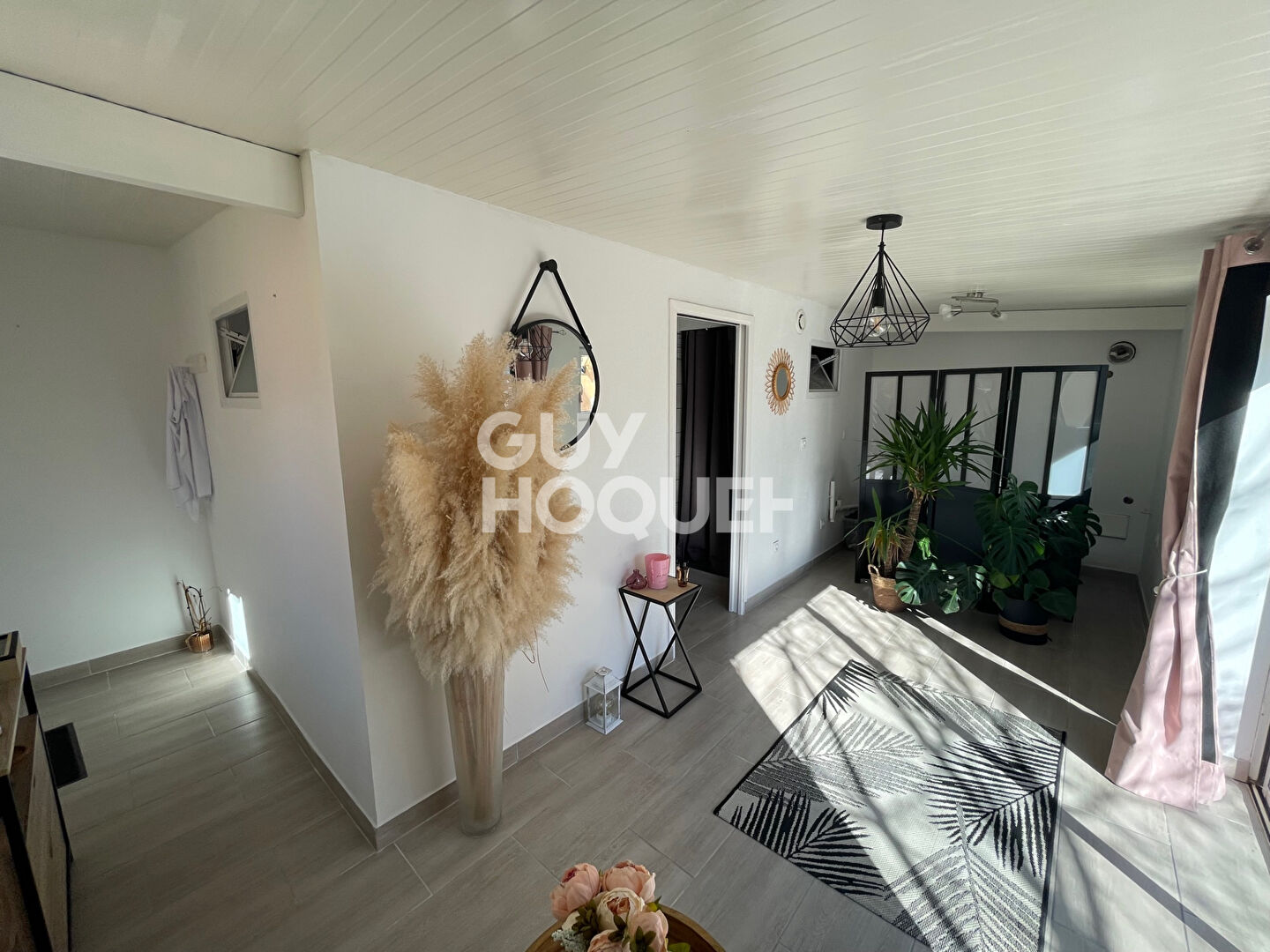 A Luynes, villa familiale  de 156 m2  sur terrain de 489 m2 avec piscine