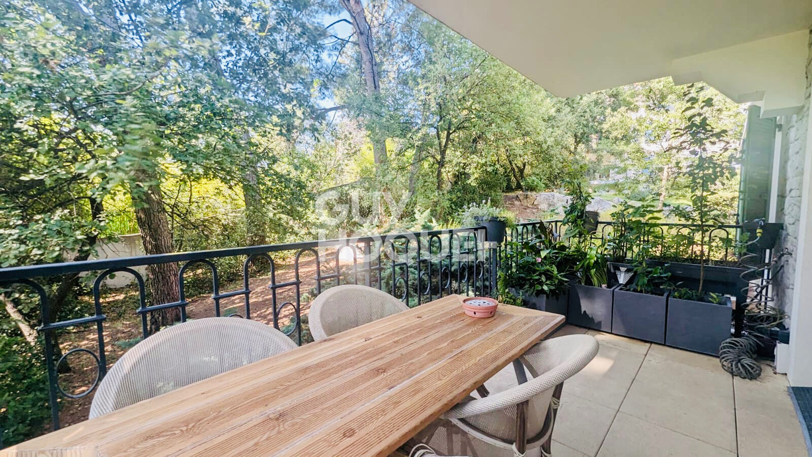 Appartement à Bouc Bel Air 4 pièces avec terrasse dans résidence récente