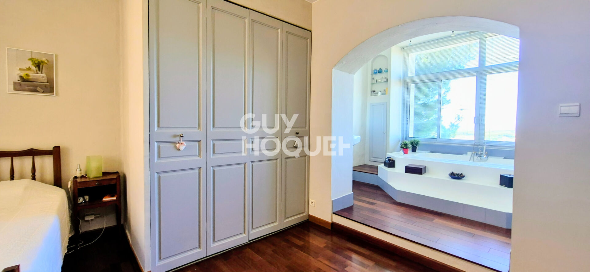 Aix en Provence -Demeure en pierres de 200 m2 env avec vue panoramique sur le pays d'Aix, extérieur et double garage