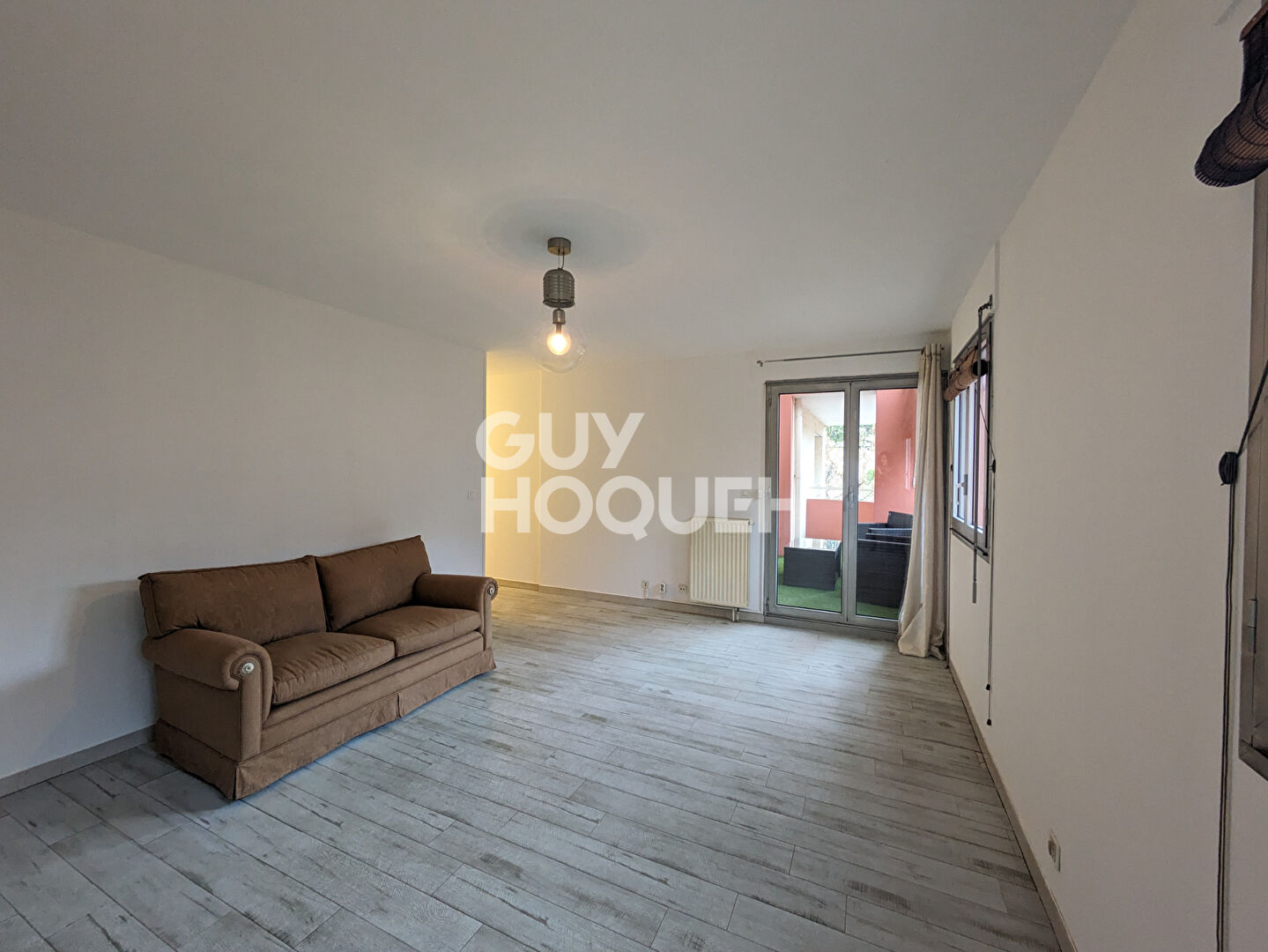 Appartement Aix En Provence 2 pièces 47 m2 meublé avec 2 terrasses 1 box et 1 cave