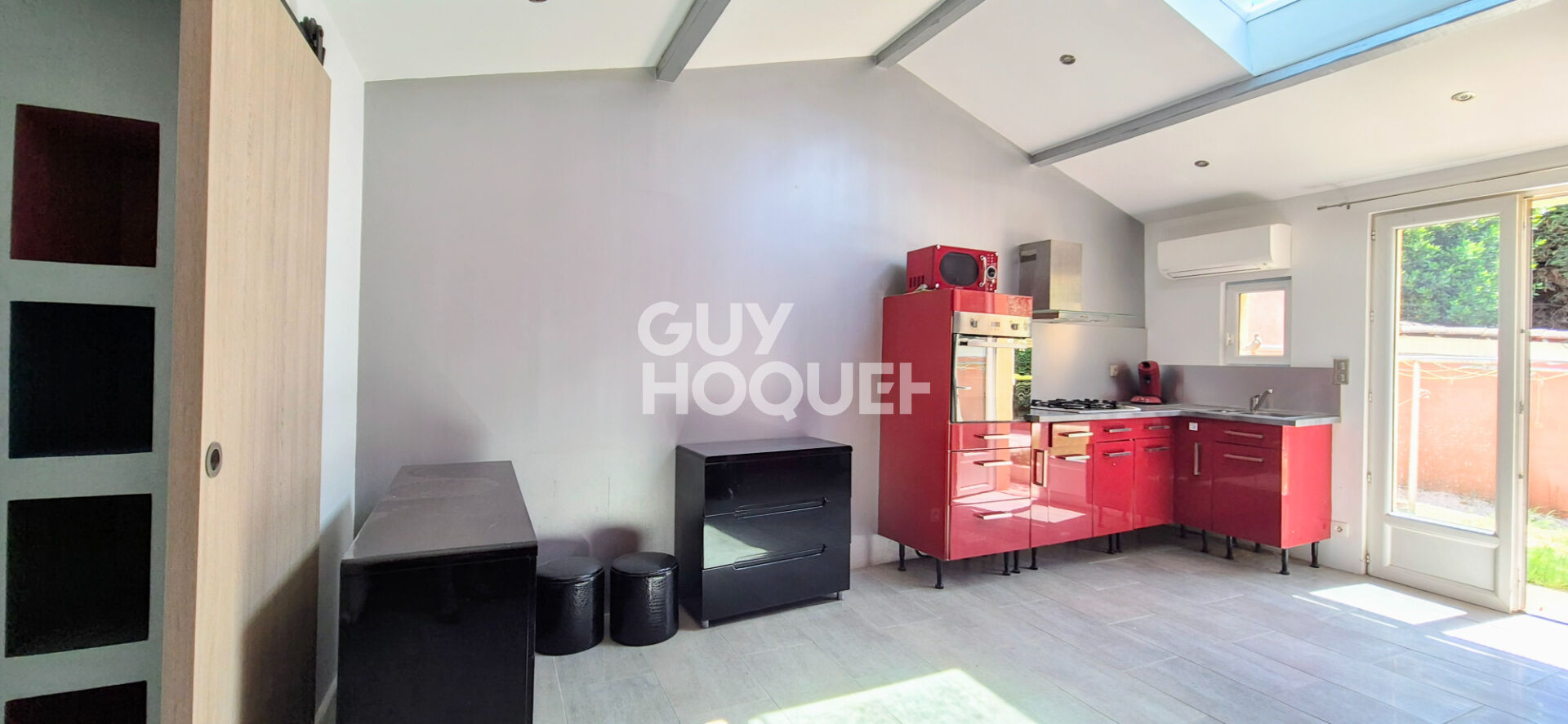 Luynes (13080), Maison de 130 m2 de plain pied  avec studio 24 m2, terrain de 536 m2 avec piscine