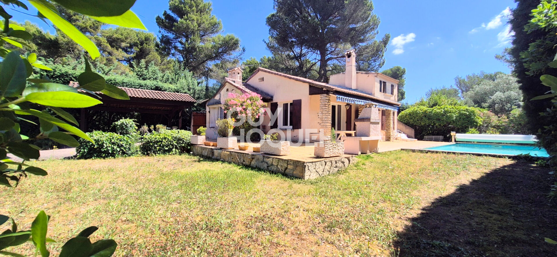 A Bouc Bel Air maison familiale de 4 chambres 110 m2 sur terrain de 1.430 m2 avec piscine