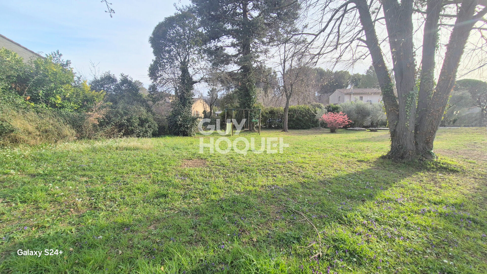 Bouc Bel Air, terrain  constructible de 1070 m2 sur secteur recherché.C'est à vendre!  Bouc Bel Air, terrain de 1070 m2  à bâtir viabilisé. dans un secteur résidentiel, celui-ci est  plat et 
