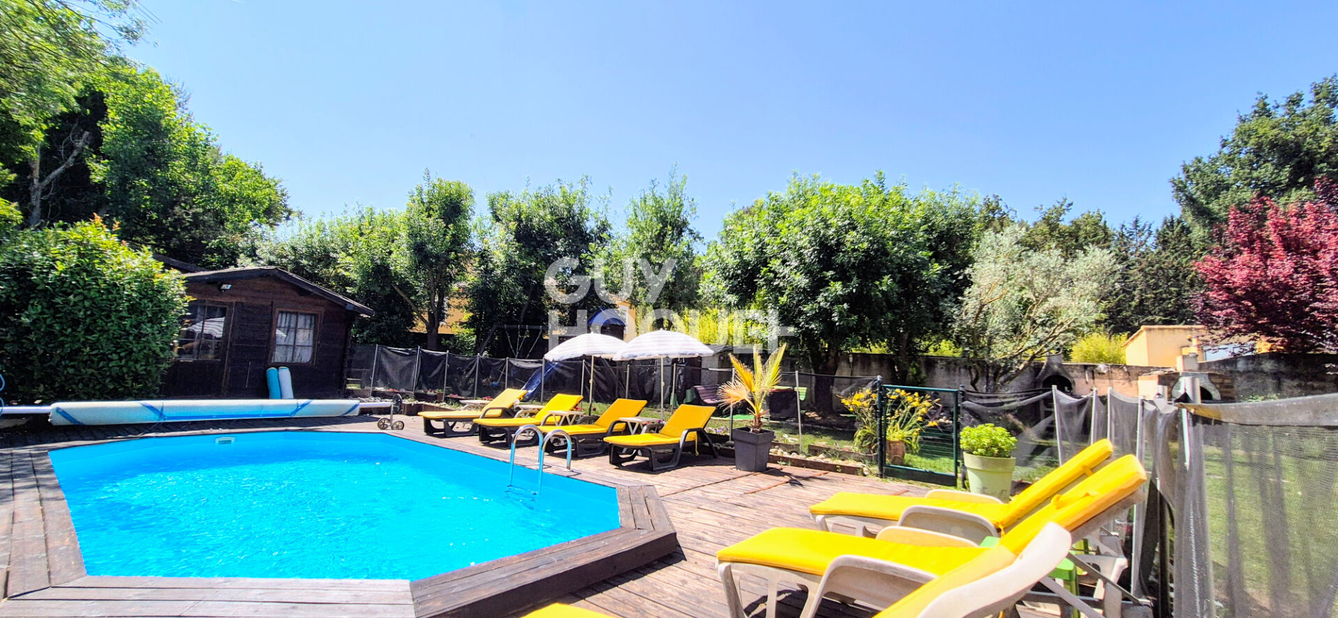 Bouc Bel Air grande maison familiale de 154 m2 sur terrain de 1.216 m2 avec piscine, chalet de 40 m2