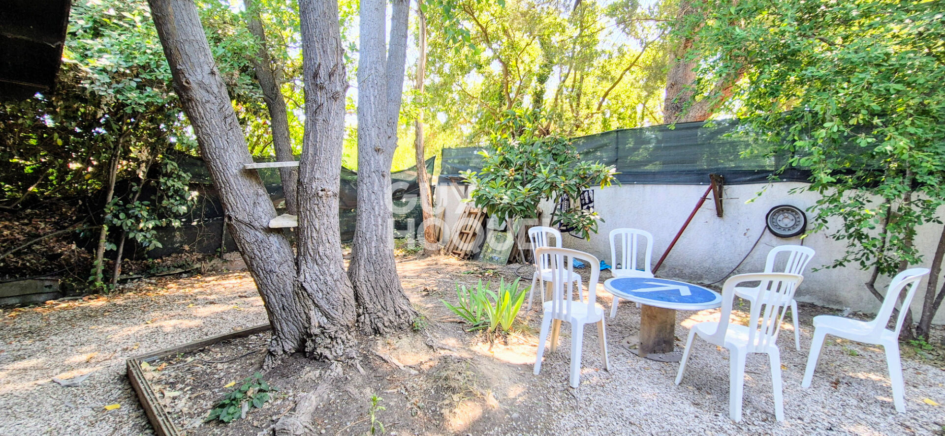 Bouc Bel Air grande maison familiale de 154 m2 sur terrain de 1.216 m2 avec piscine, chalet de 40 m2