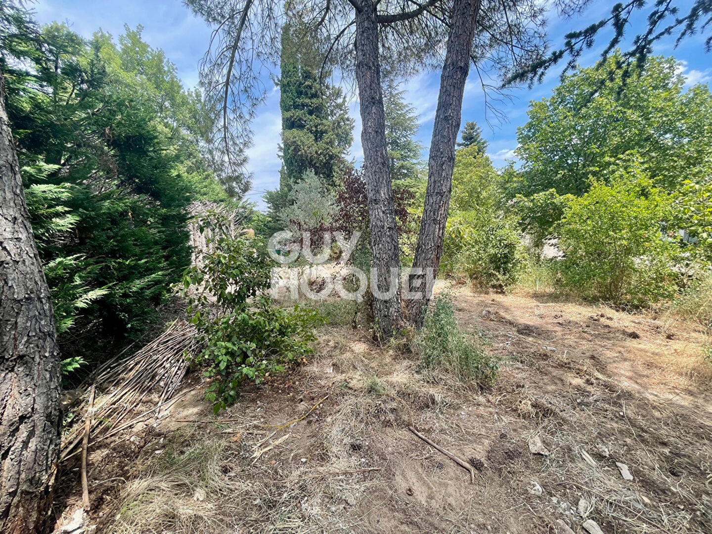 Terrain de 500 m² à GREASQUE (13850), environnement calme