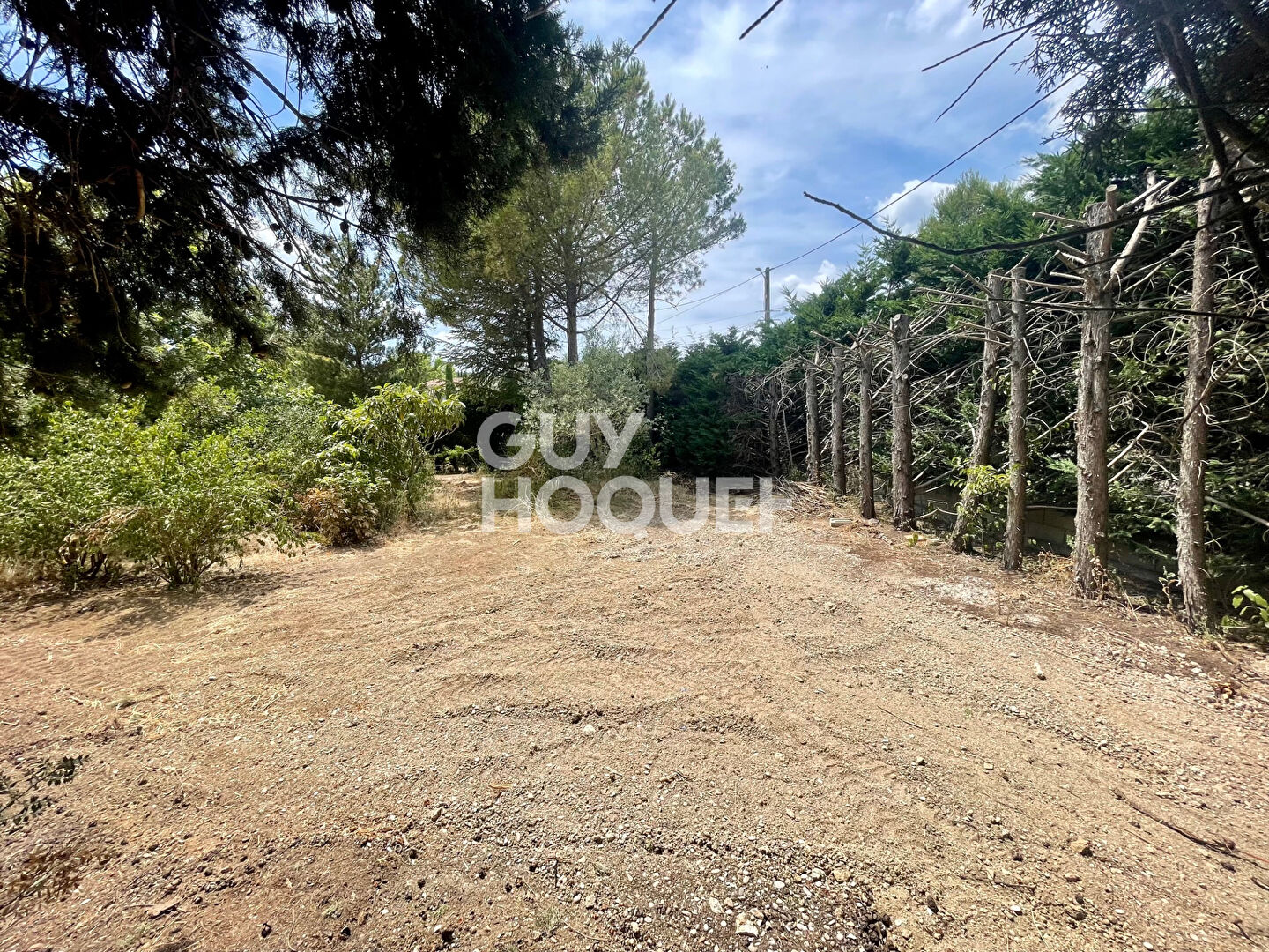 Terrain de 500 m² à GREASQUE (13850), environnement calme
