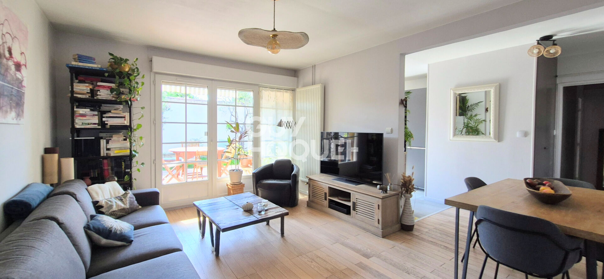 A Calas, maison de plain pied au calme et sans vis à vis, proche commerces  et école