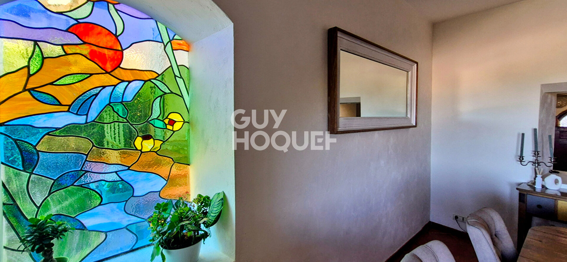 Demeure en pierres de 200 m2 env avec vue panoramique sur le pays d'Aix, extérieur et double garage