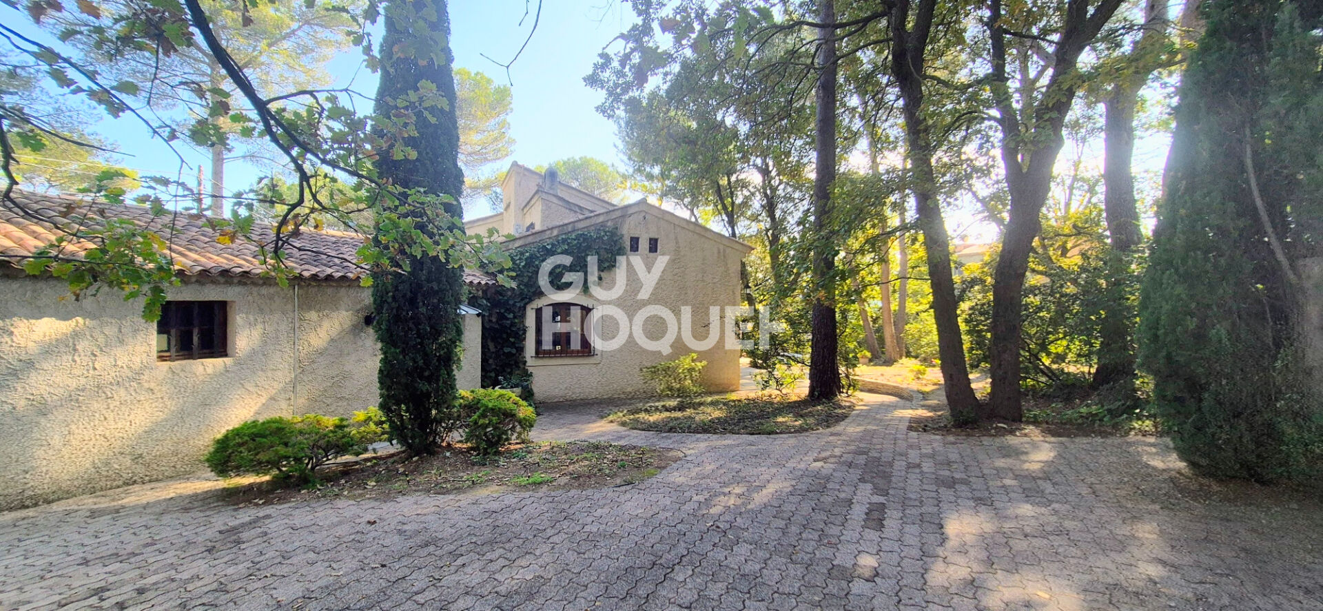 Maison Bouc Bel Air 7 pièces 178 m2 env sur une parcelle de 2068 m2.