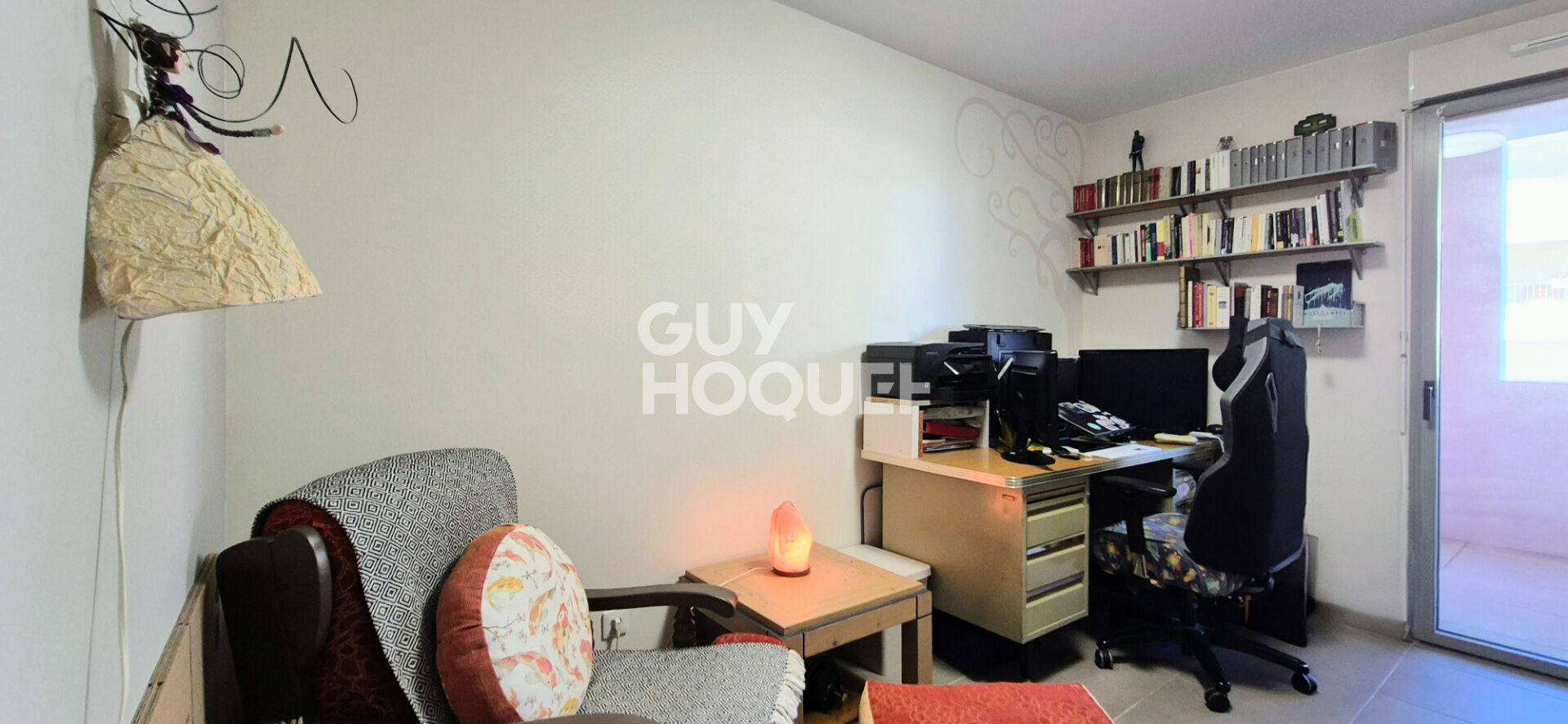 Aix-en-Provence , bel appartement de Type 3 offrant 63 m² (2015) ascenseur, terrasse 17 m², parking.