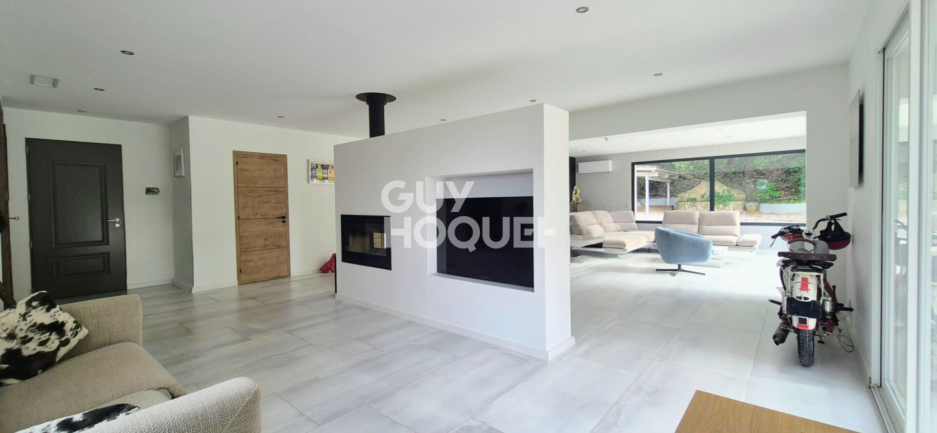 Bouc-Bel-Air - 13320 - Quartier Valcros - Prpriété de 220 m2 sur parcelle de 5200 m2 au calme absolu.